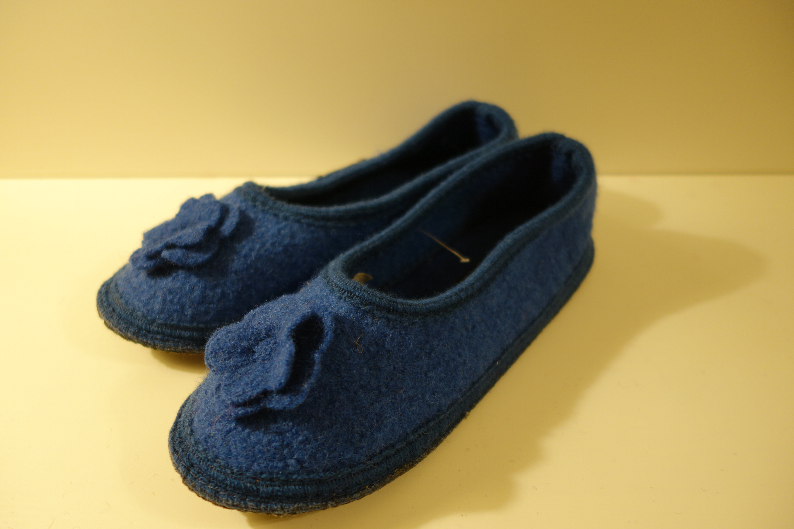 bacinas Hausschuhe - Hausballerina aus gewalkter Schafwolle jeansblau 38 - 41-Copy