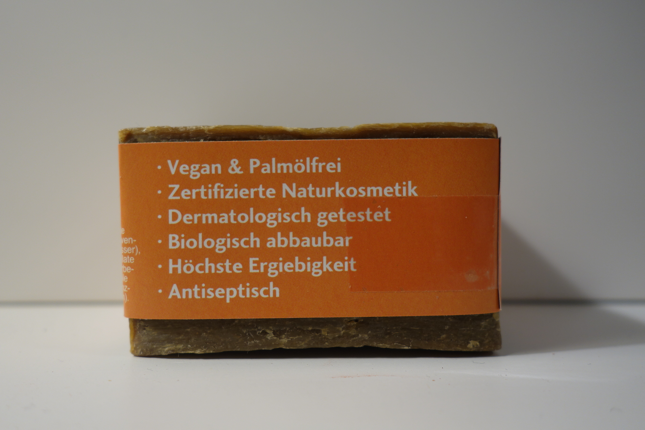 FINingrana Aleppo Seife aus Oliven- und 4% Lorbeeröl.