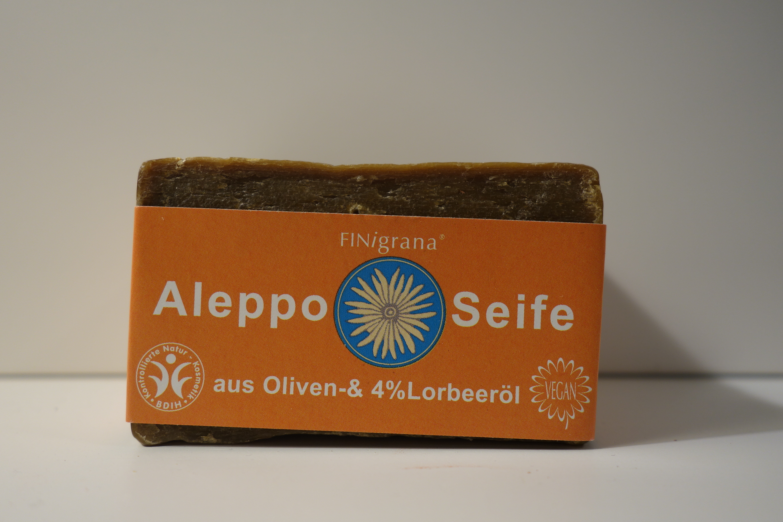 FINingrana Aleppo Seife aus Oliven- und 4% Lorbeeröl.