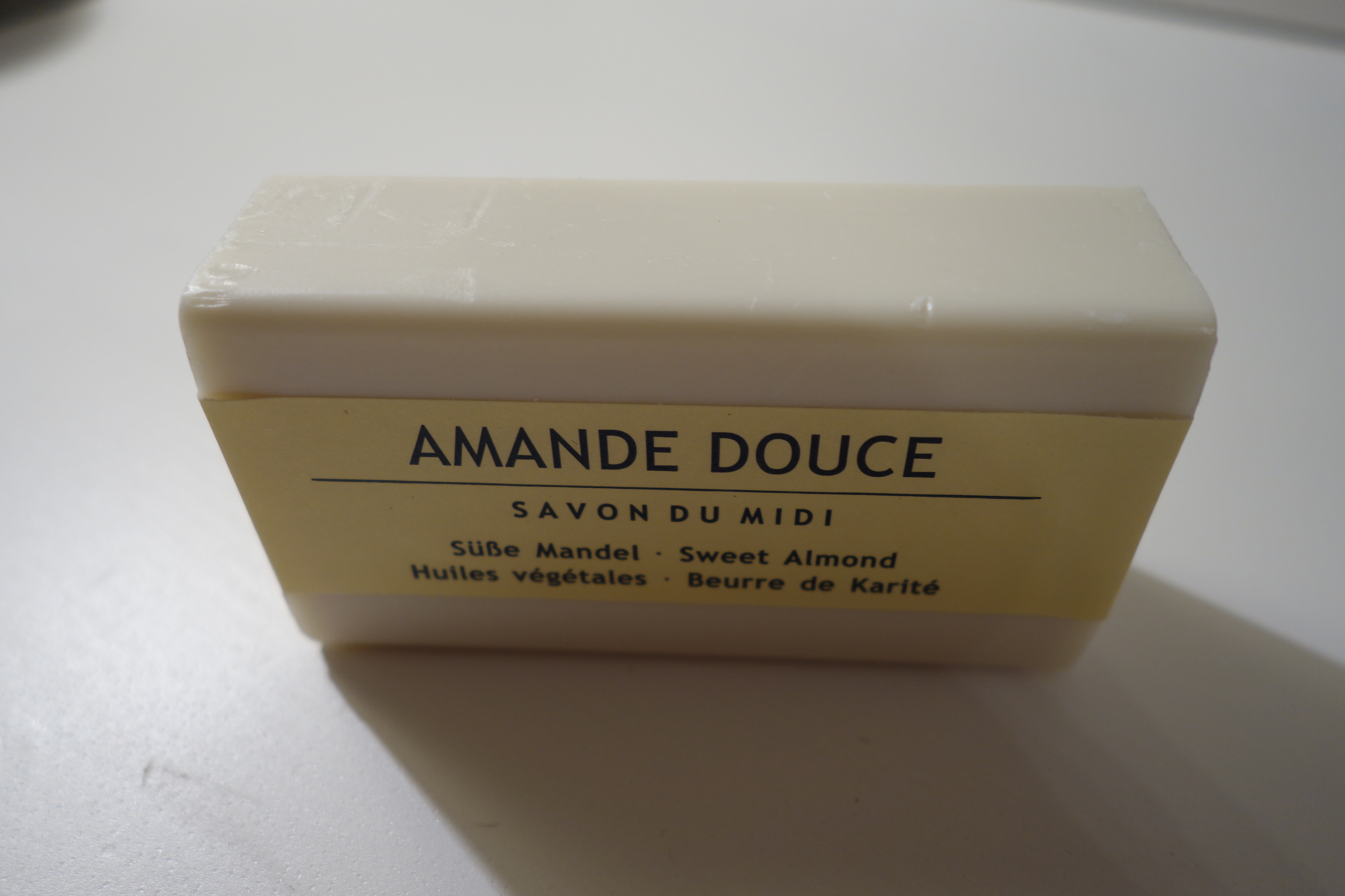 SAVON DU MIDI  AMANDE DOUCE Karité-Seife 100gr.