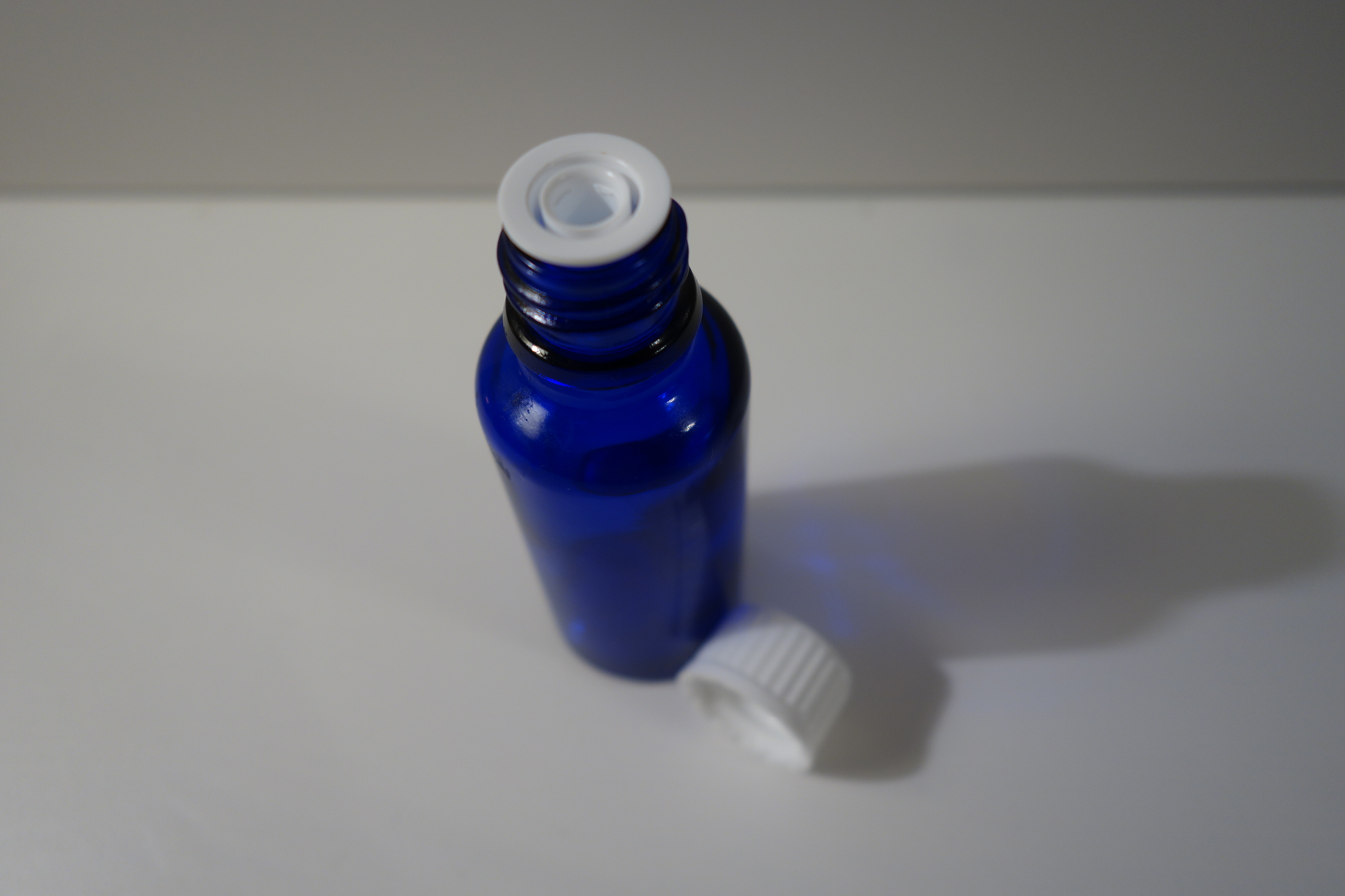 Kosmetikflasche blau 30ml mit Tropfverschluss LaVita